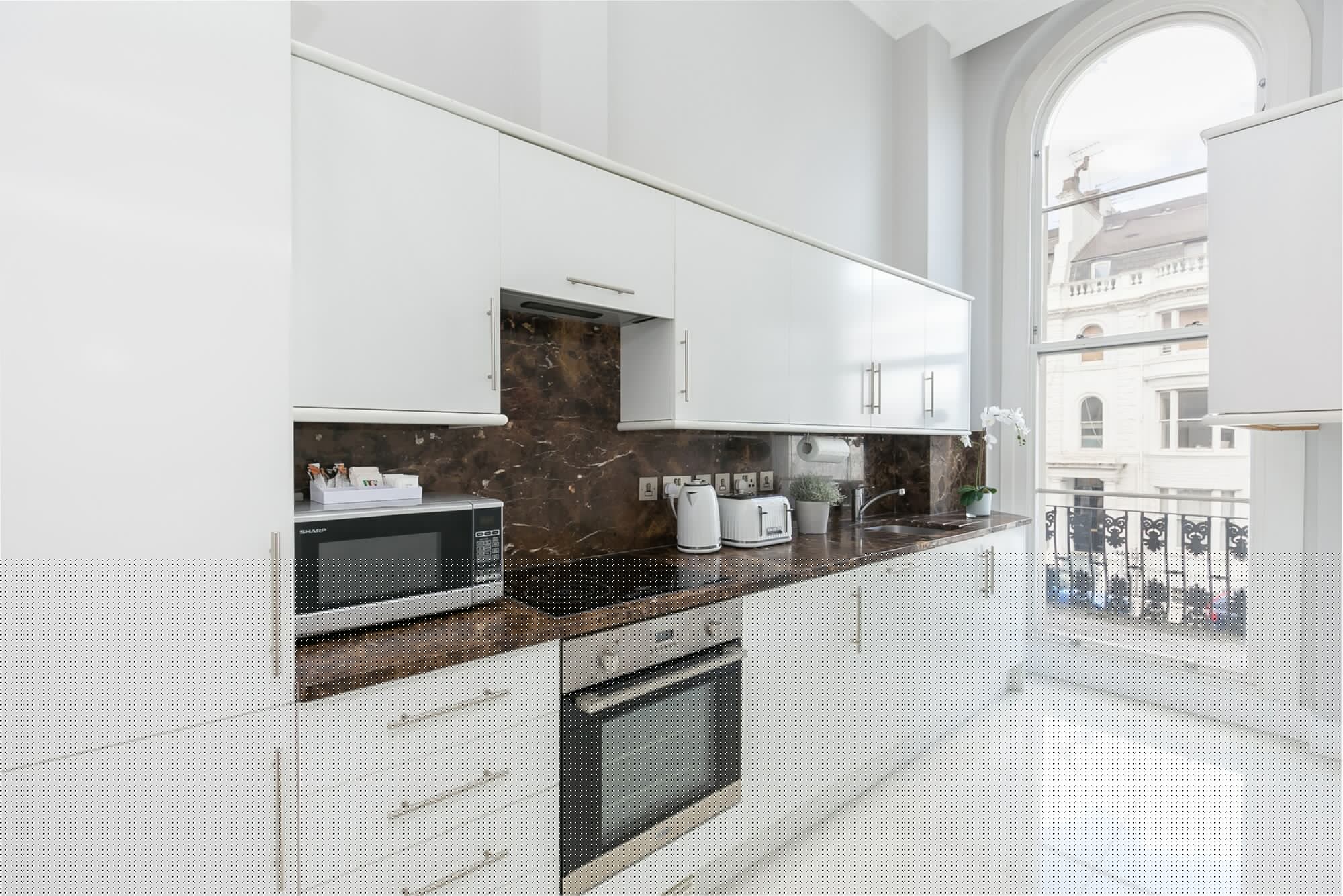 Фото Chilworth Court