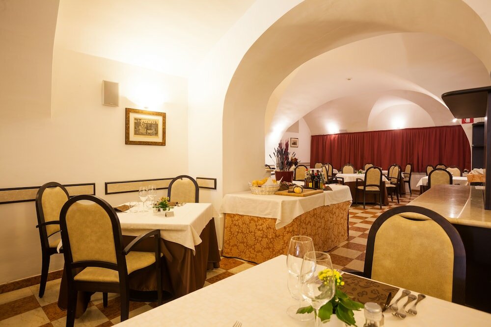 Фото Hotel Portici Romantik & Wellness