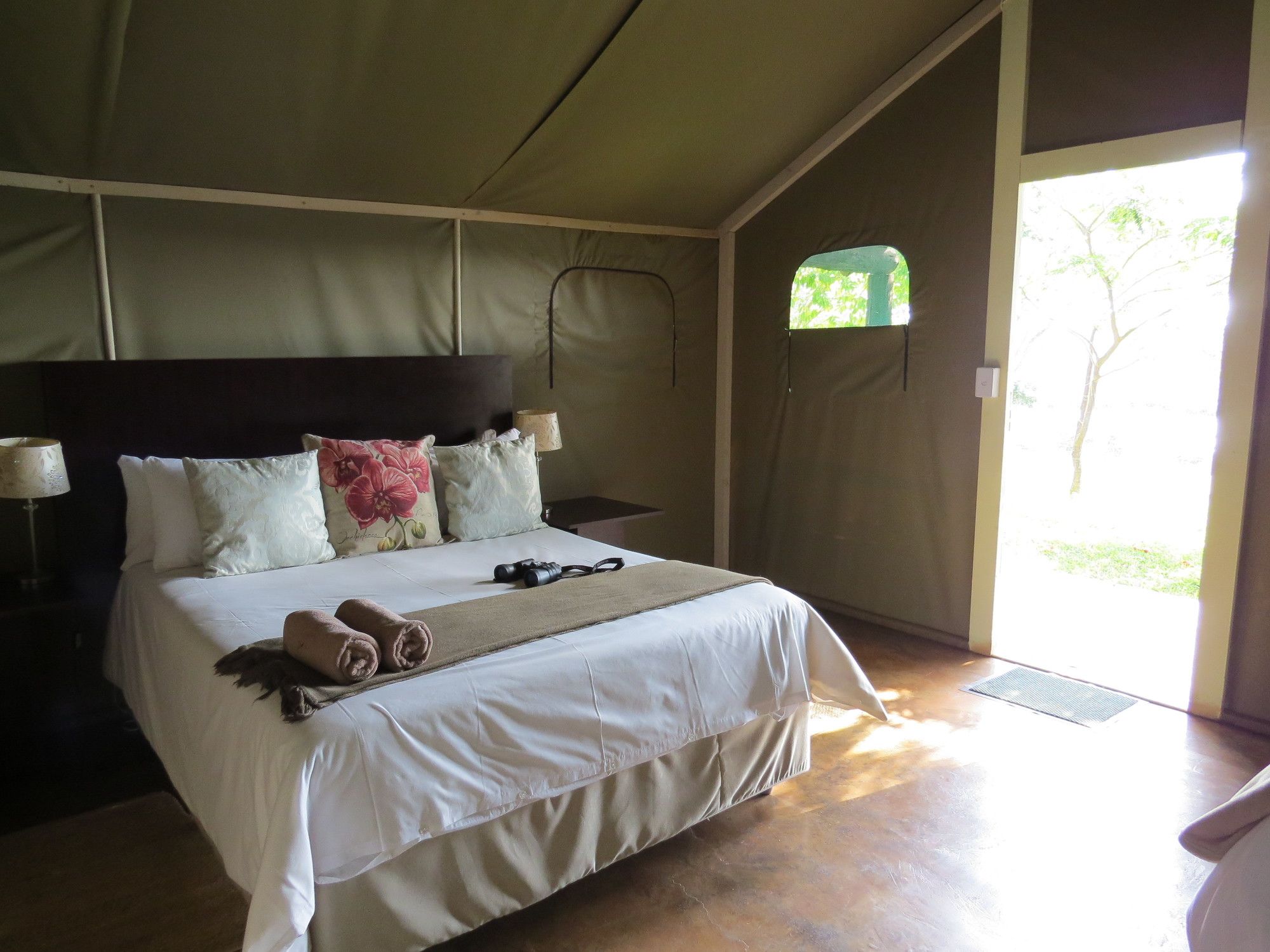 Фото Crocodile Bridge Safari Lodge