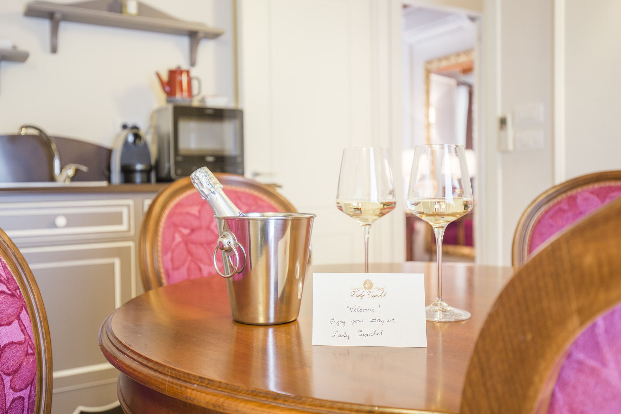 Фото Lady Capulet Apartments