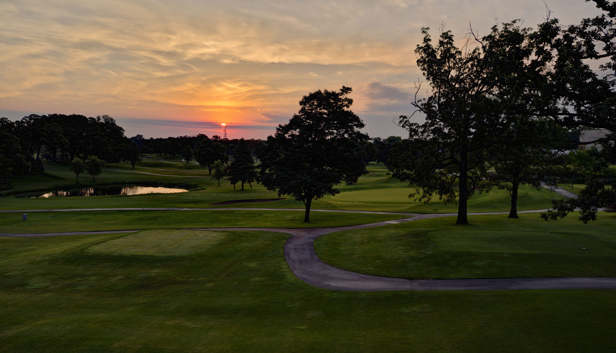 Фото Eaglewood Resort and SPA