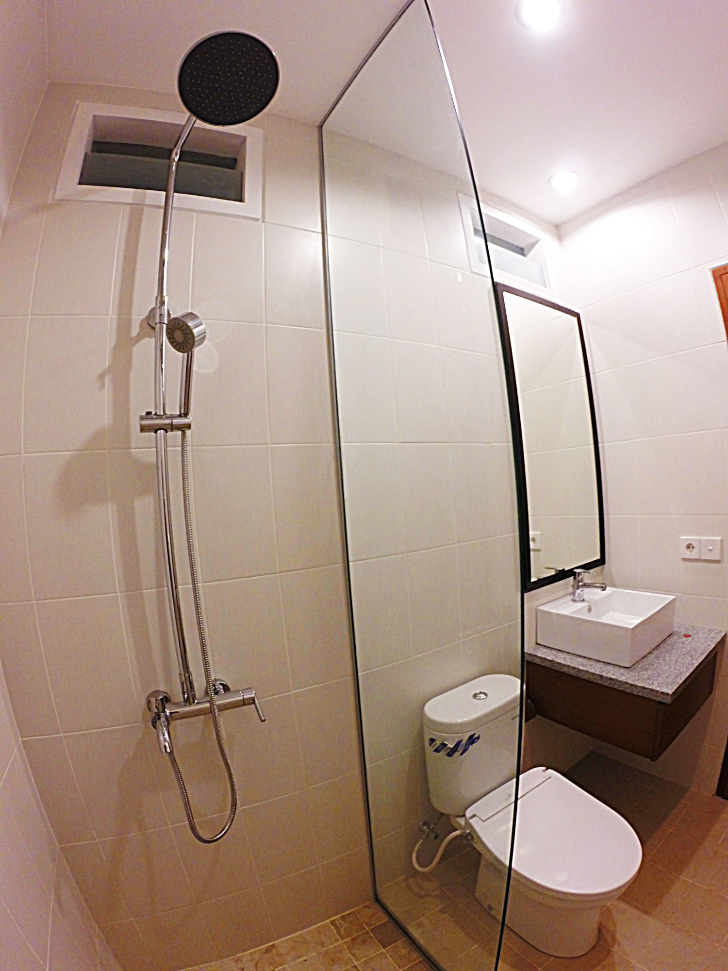 Фото Asoka Hotel and Suite