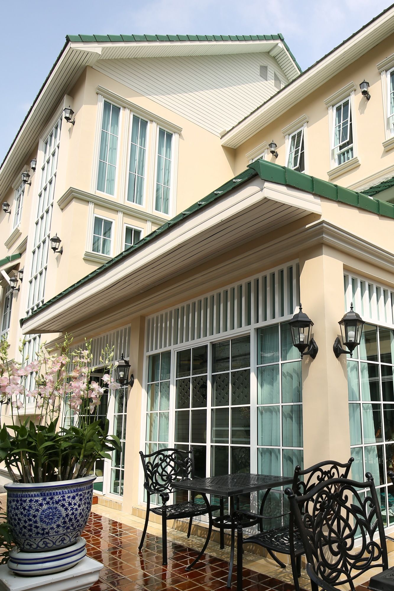 Фото отеля 2