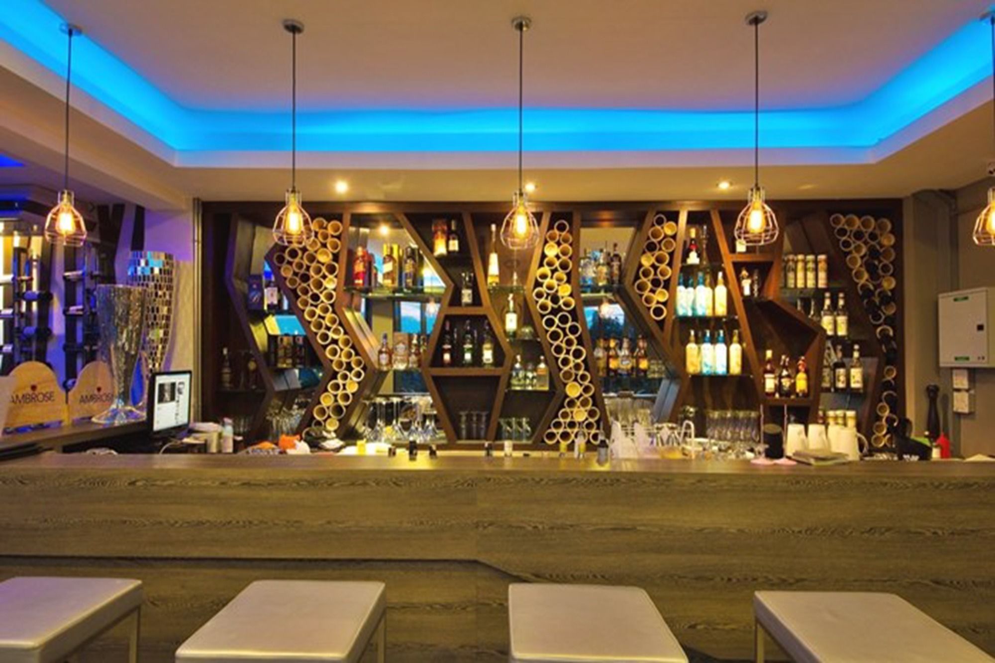 Фото Dragon River Avenue Hotel