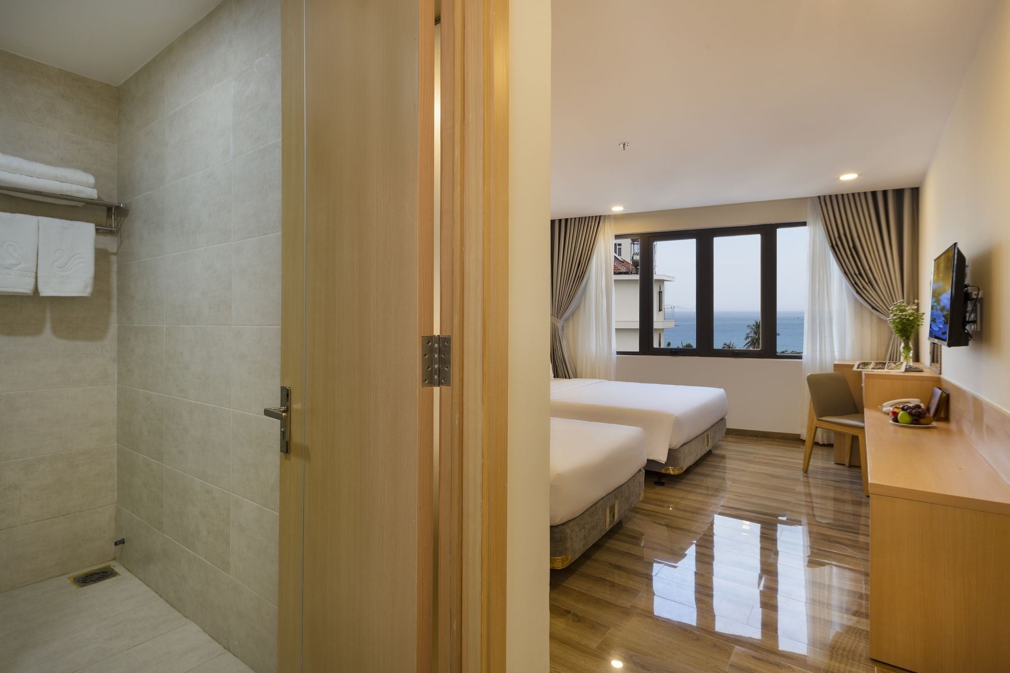 Фото The Swan Nha Trang Hotel