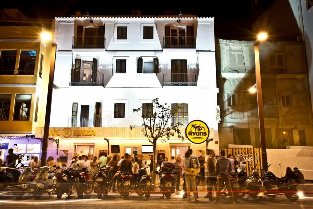 Фото Ryans La Marina