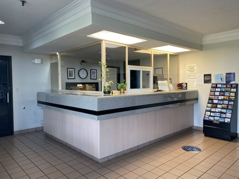 Фото Super 8 by Wyndham Metropolis