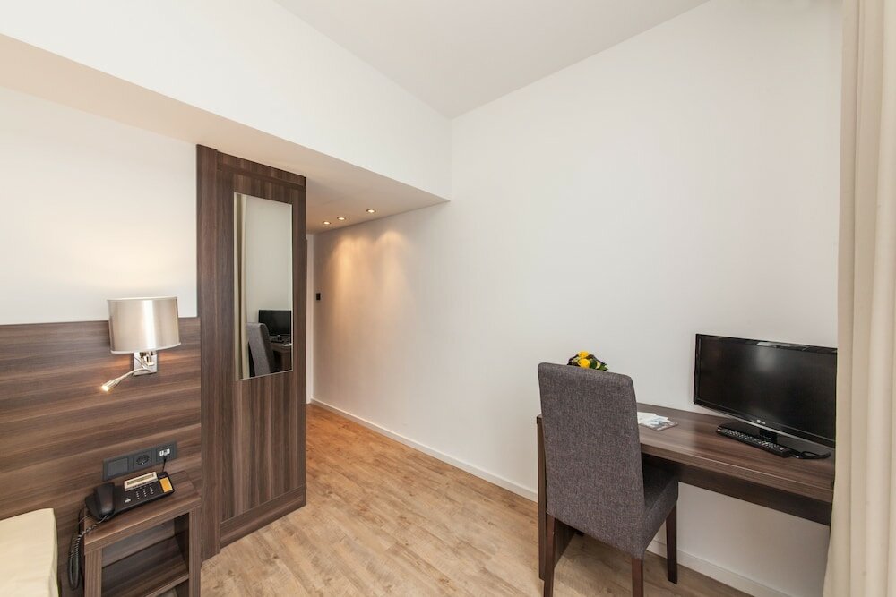 Фото Novum Hotel Continental Frankfurt