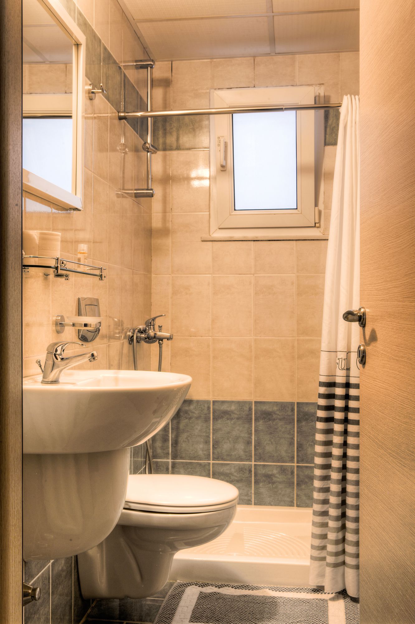 Фото Hotel Lesvion
