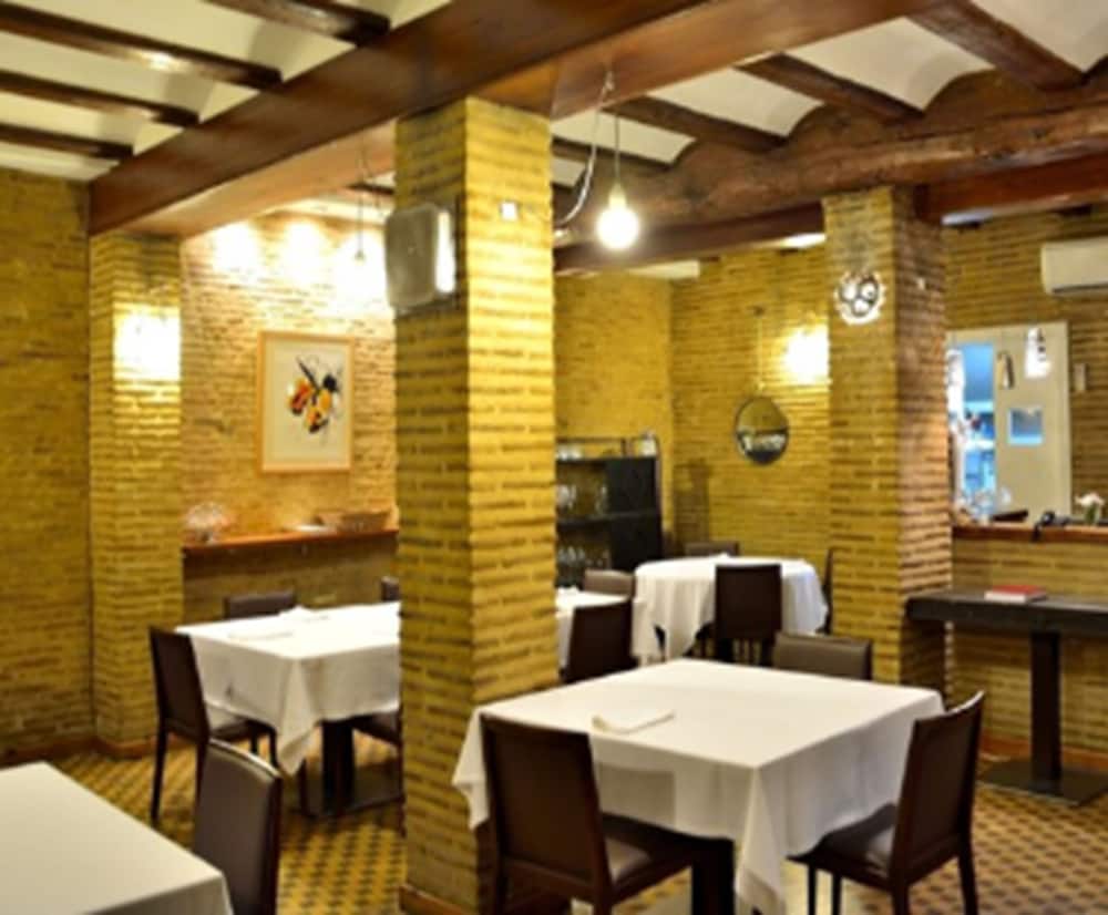 Фото Отель AD Hoc Monumental