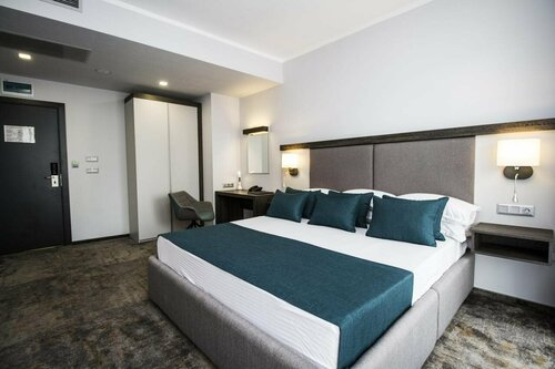 Гостиница Best Western Plus Premium Inn в Солнечном Береге