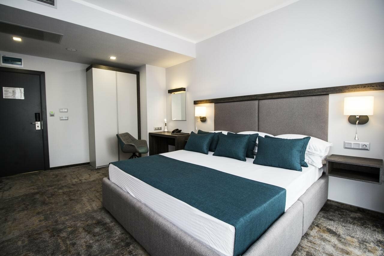 Фото Best Western Plus Premium Inn