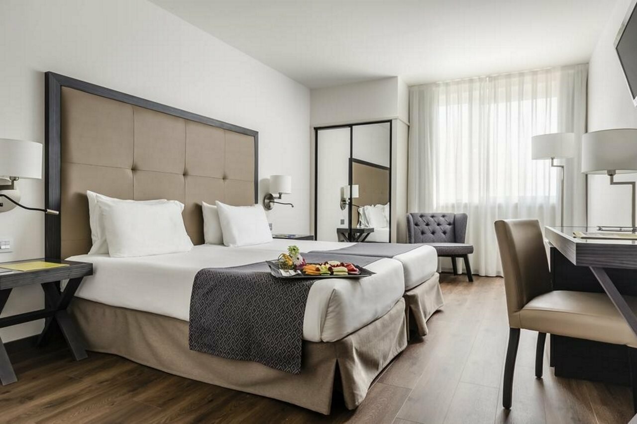 Фото отеля 2