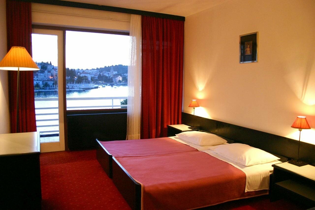 Фото отеля 2