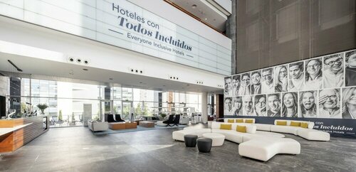 Гостиница Hotel Ilunion Atrium в Мадриде