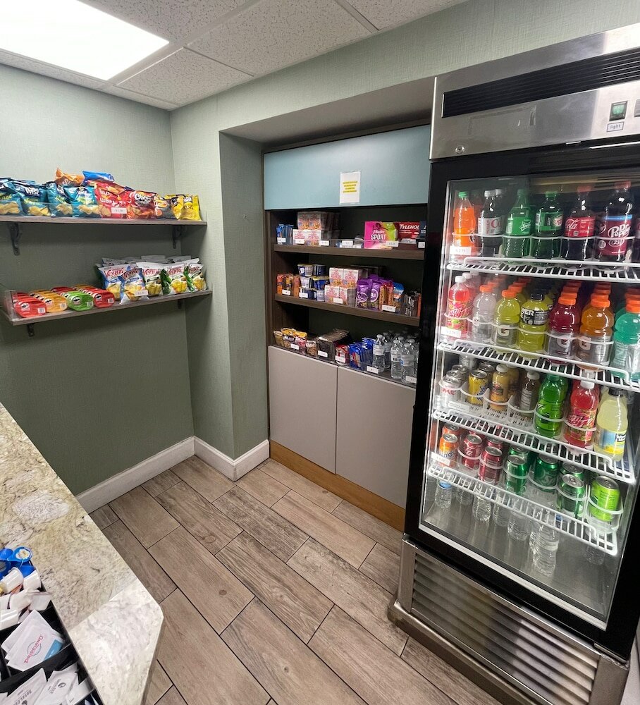 Фото Red Roof Inn Plus+ & Suites Tampa