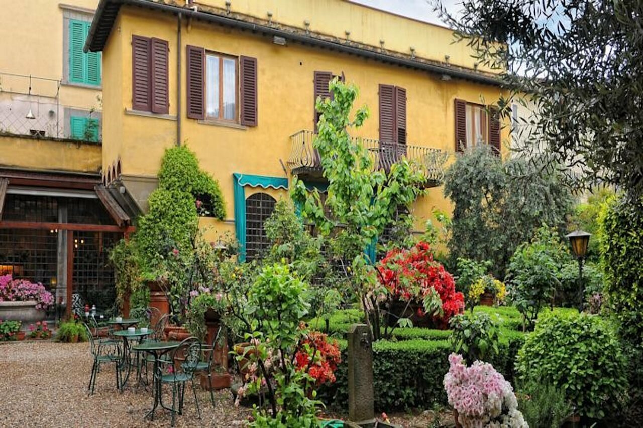 Фото отеля 1