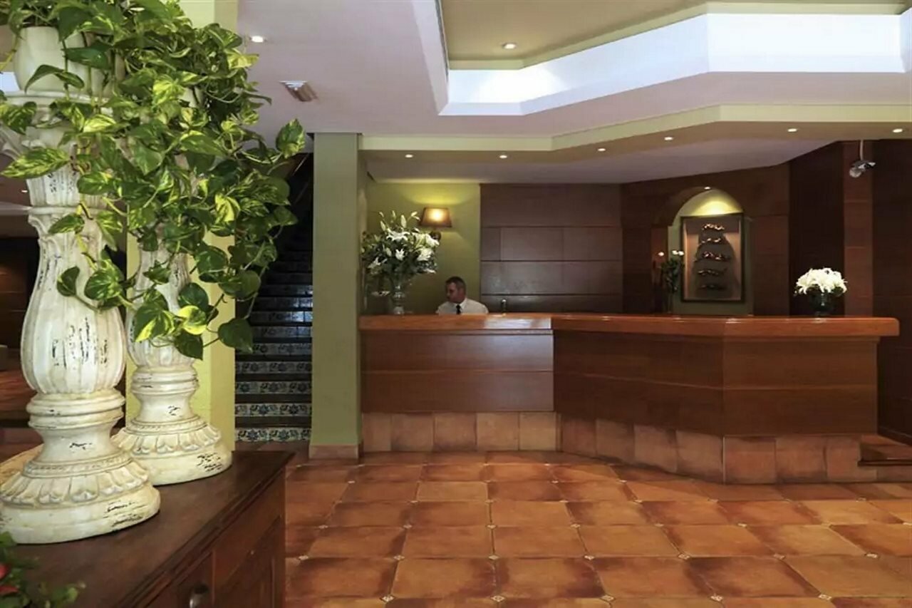 Фото отеля 2