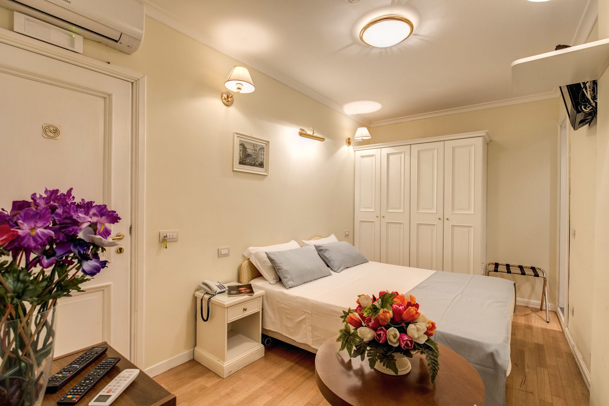 Фото Flann O'Brien Rooms