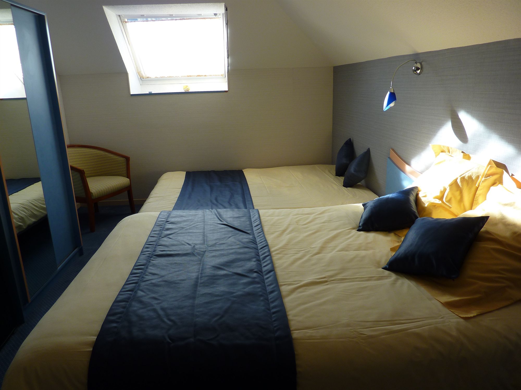 Фото Logis Hôtel Au Tambour