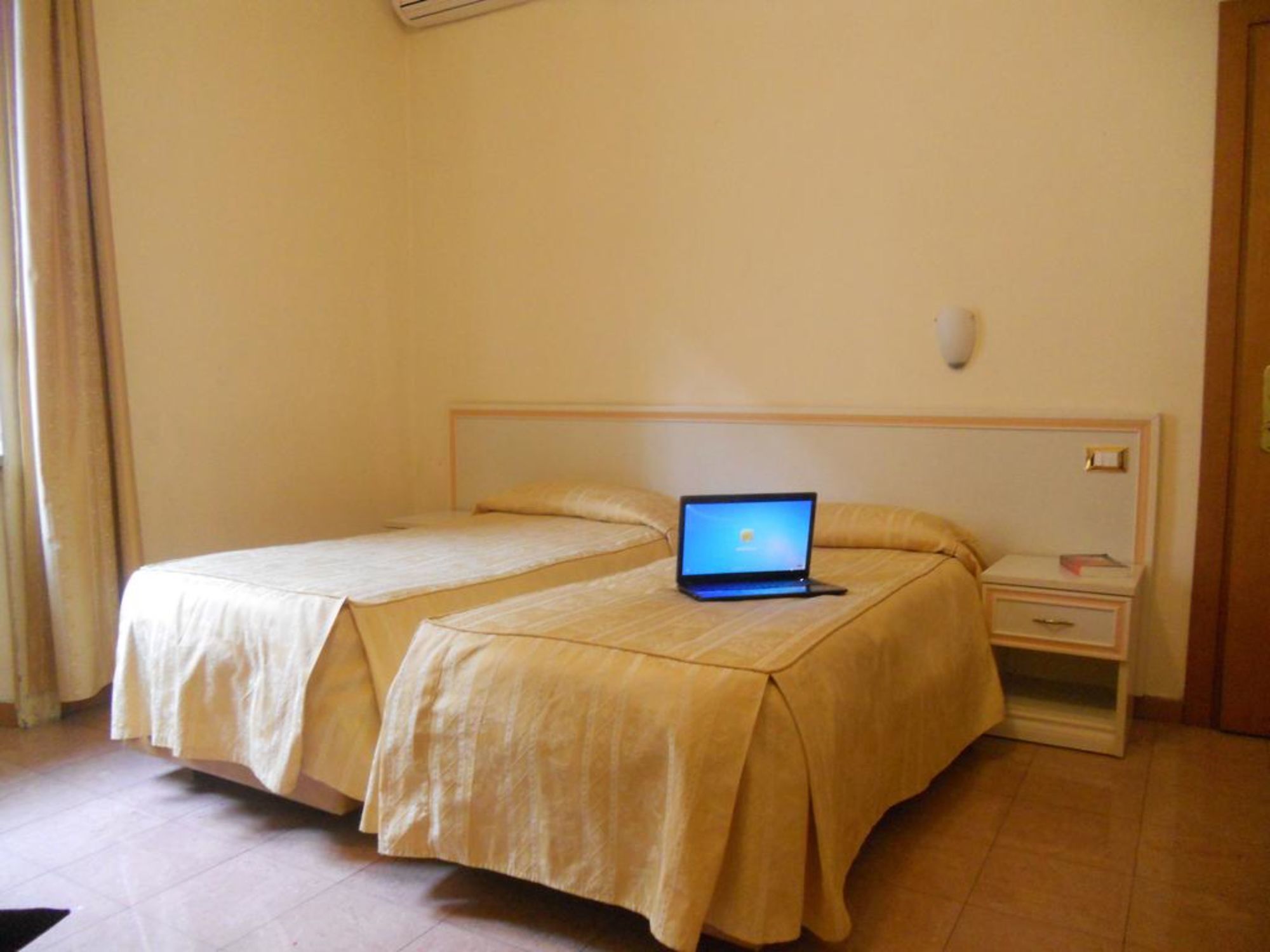 Фото Hotel Adler