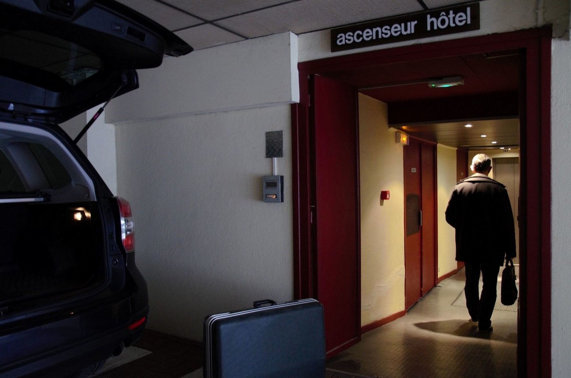 Фото Logis Hôtel du Midi - Saint Etienne Sud