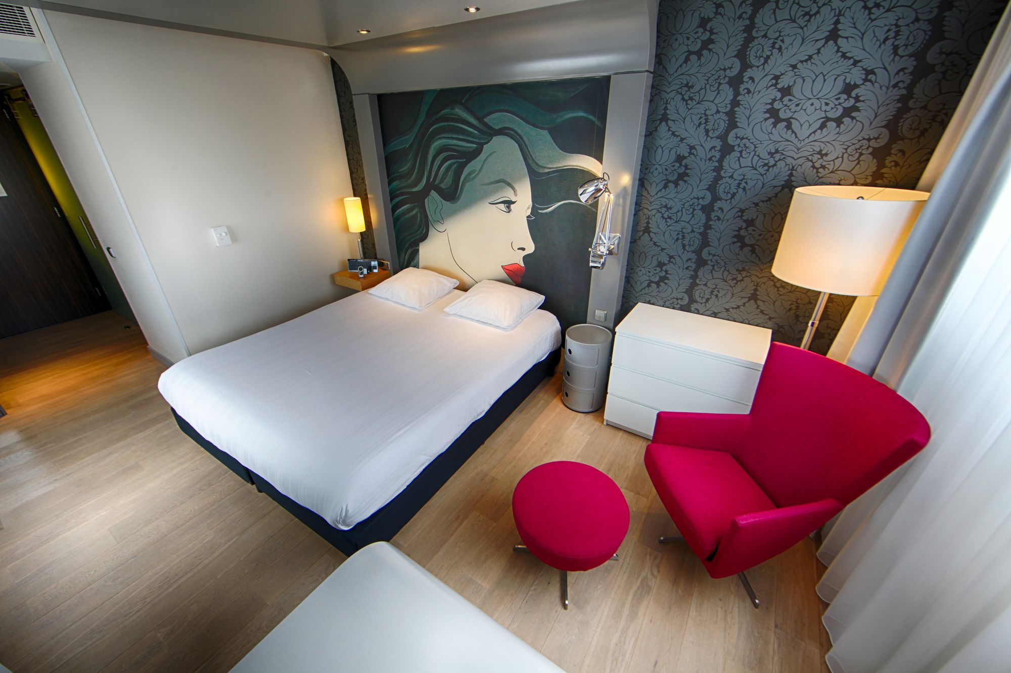 Фото Leonardo Hotel Almere City Center