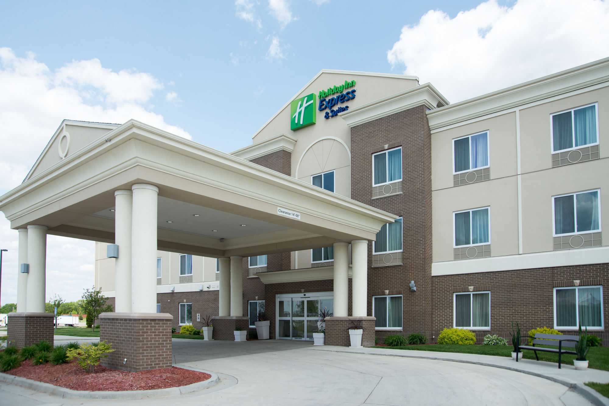 Фото Holiday Inn Express Hotel & Suites Albert Lea - I-35, an Ihg Hotel