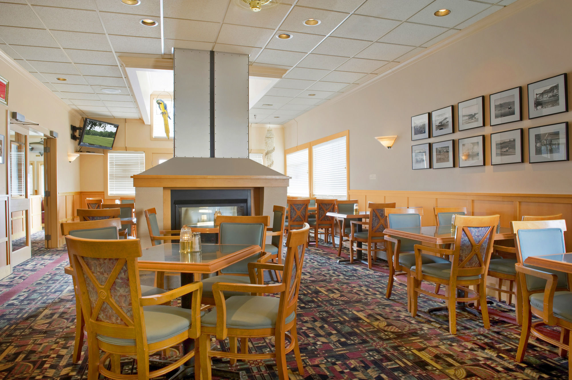 Фото The Landing Hotel & Restaurant
