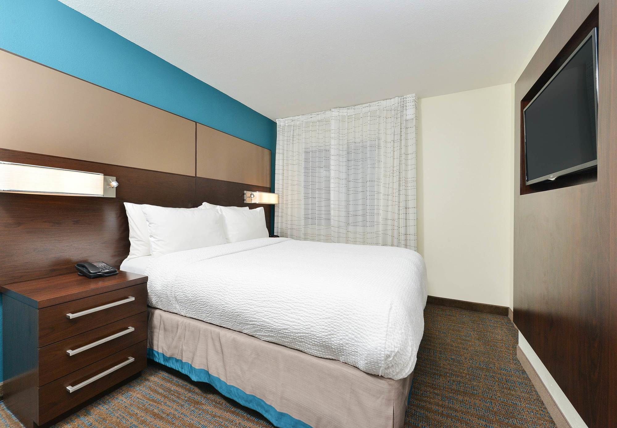 Фото Residence Inn Des Moines Downtown