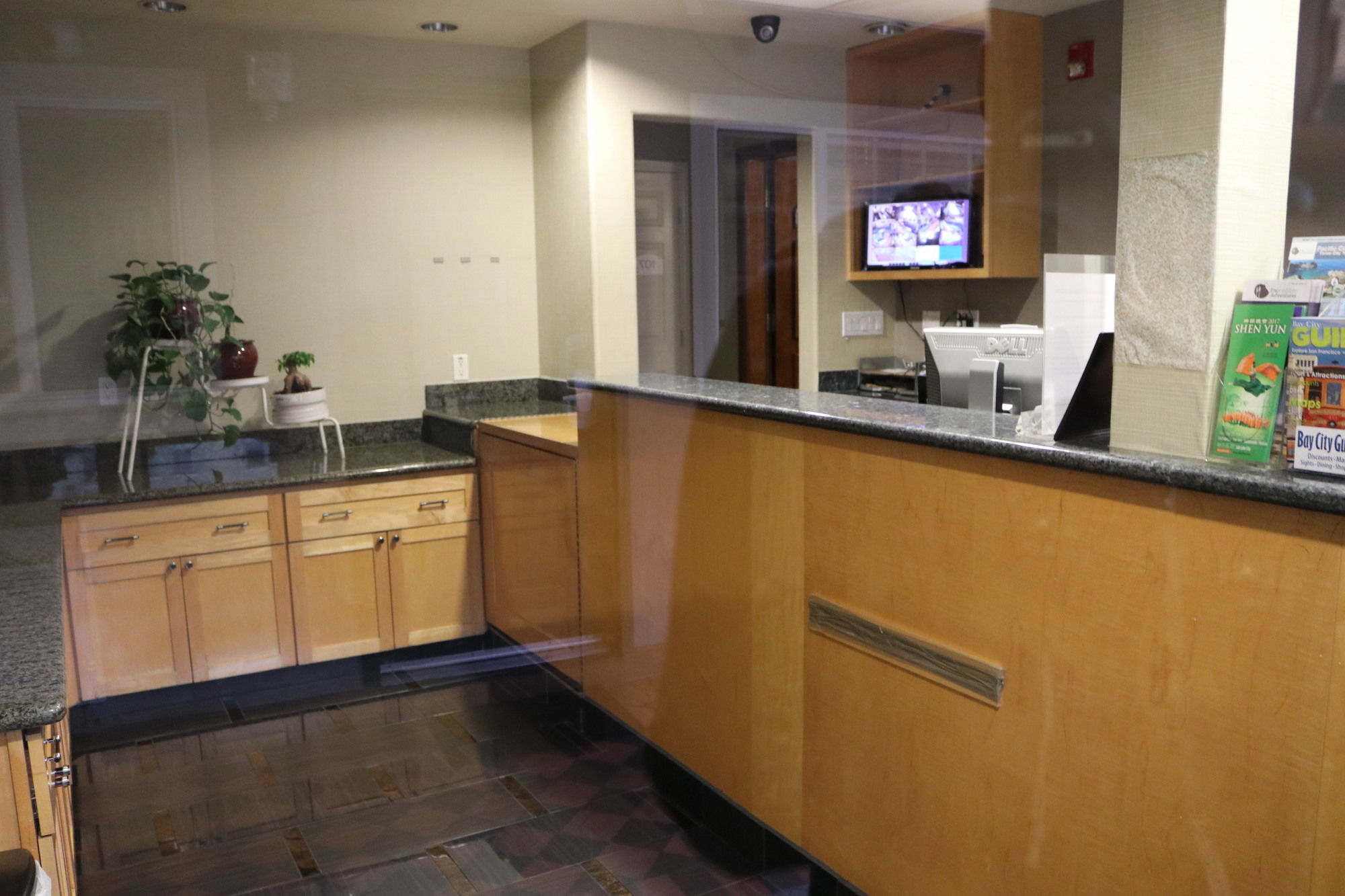 Фото Alexis Park Hotel