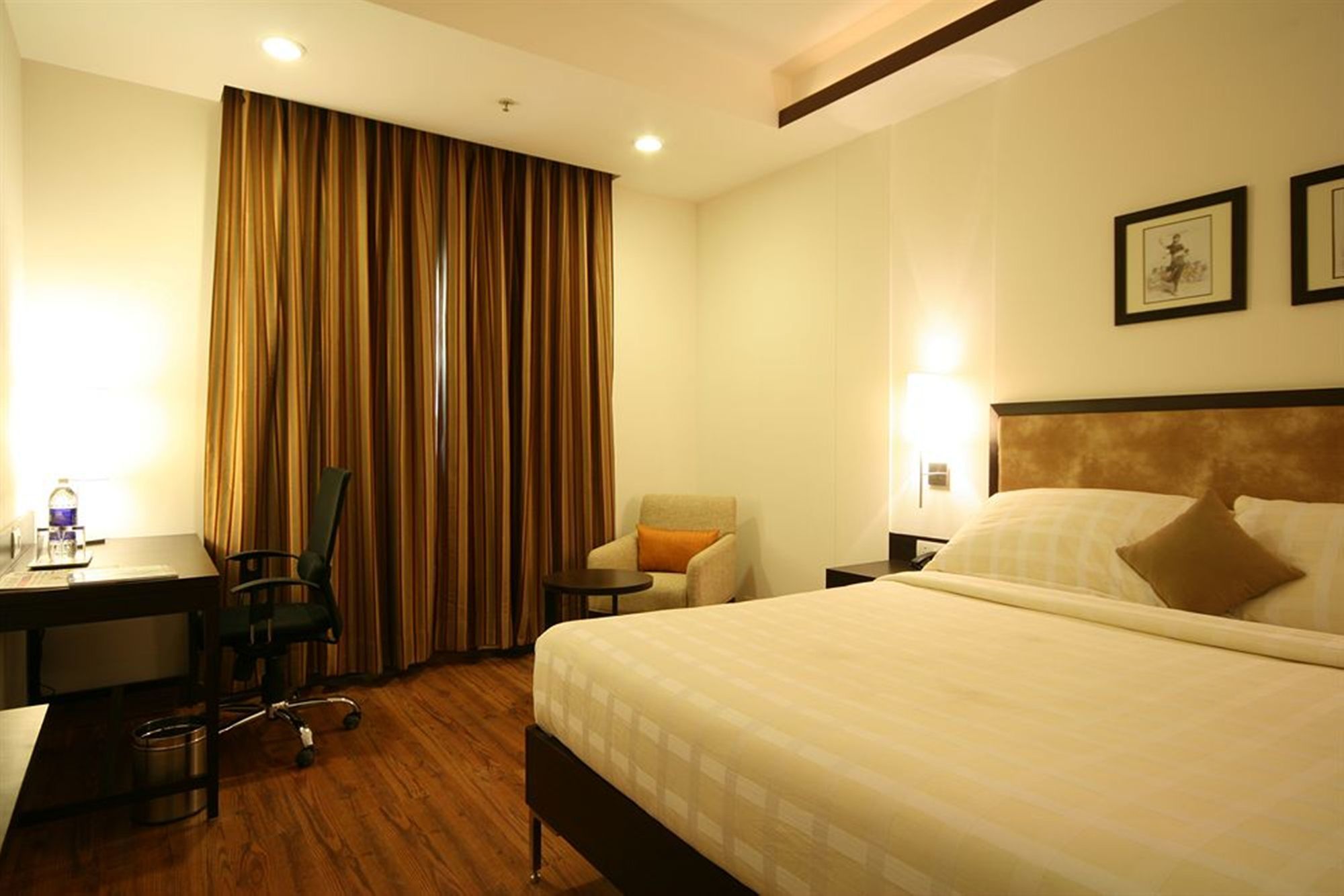 Фото Four Points by Sheraton Vadodara