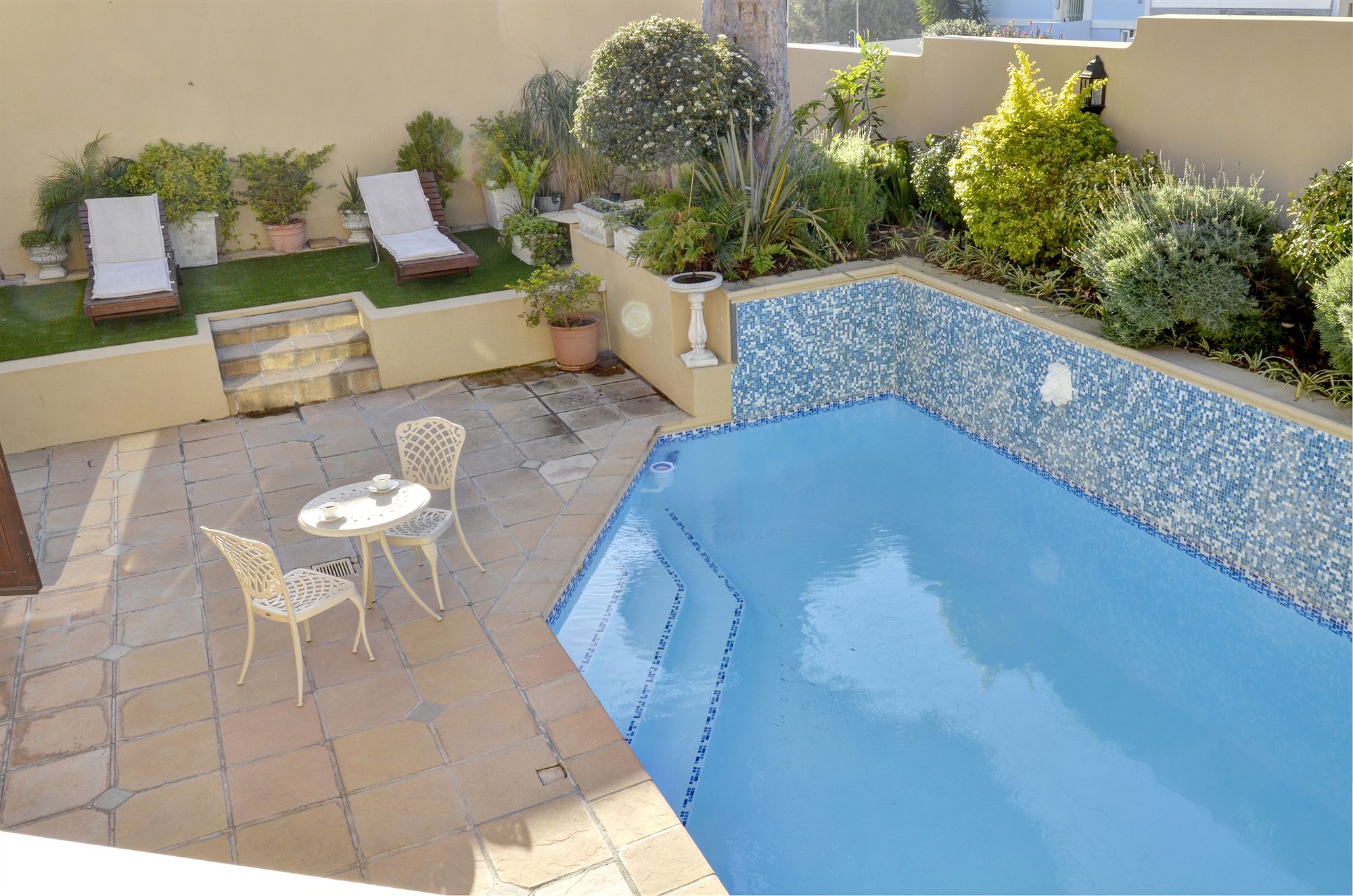 Фото Sundown Manor Guest House