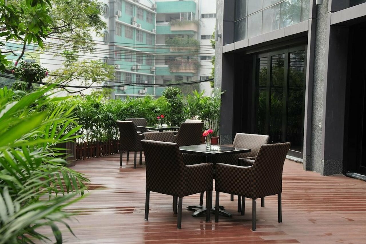 Фото La Perle International Hotel