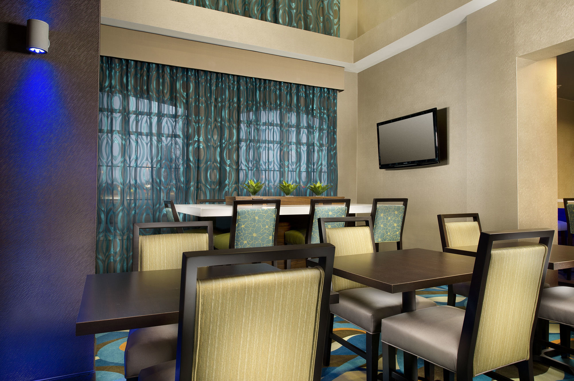 Фото Comfort Suites Waco North - Near University Area