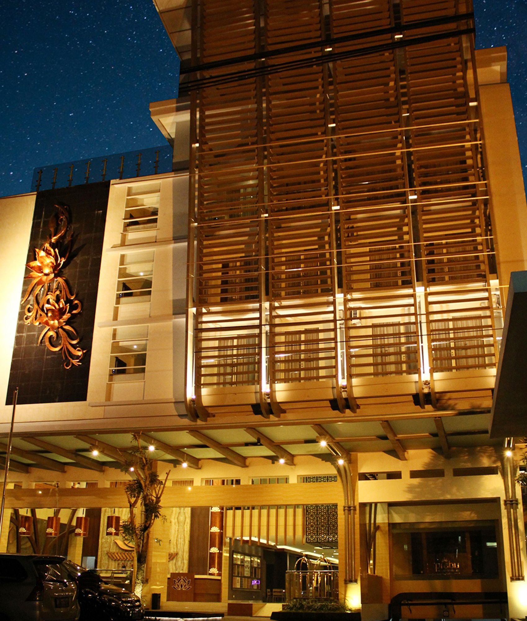 Фото Crystal Lotus Hotel Yogyakarta