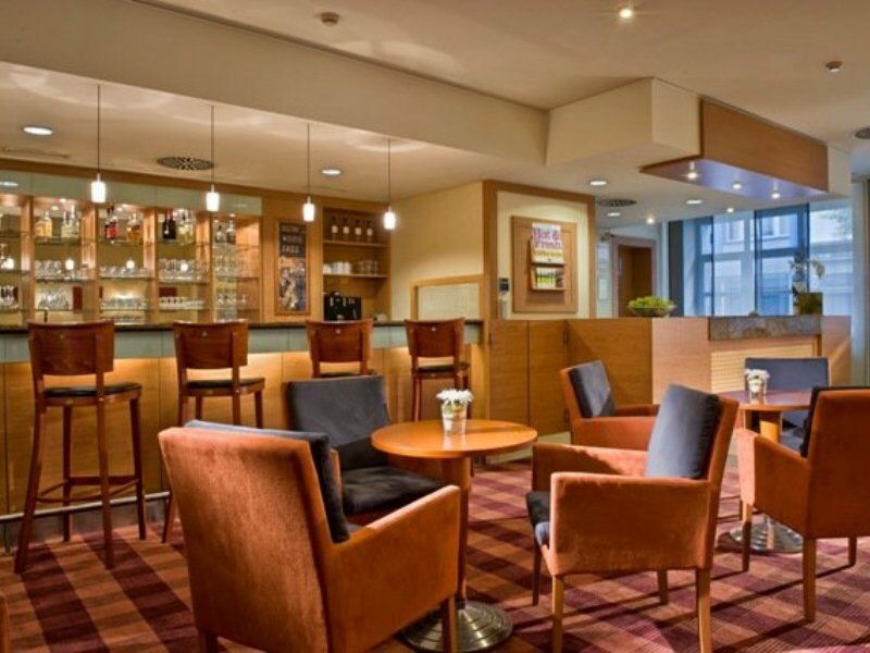 Фото Wyndham Garden Düsseldorf City Centre Königsallee