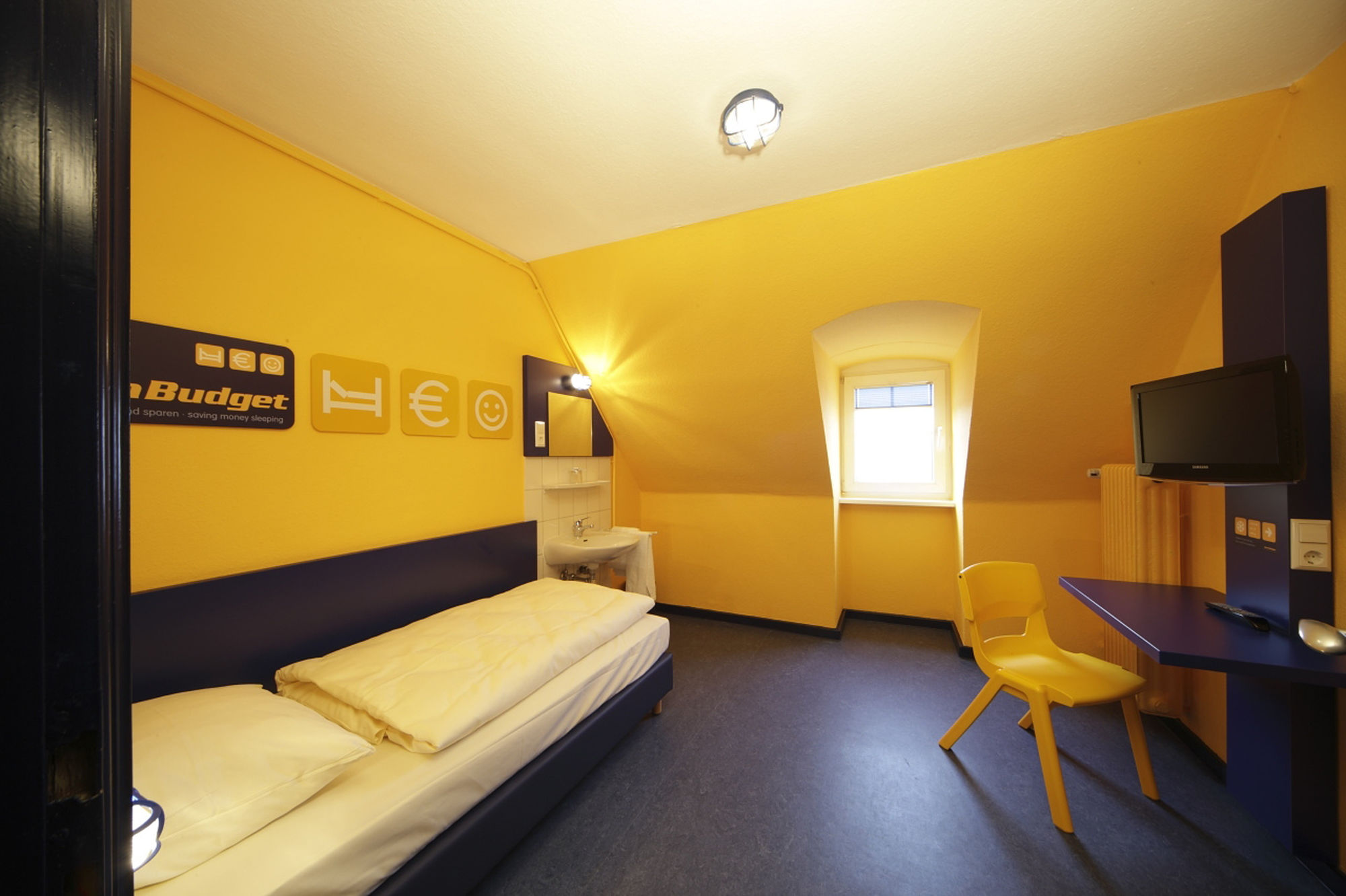 Фото Bed'nBudget Expo-Hostel