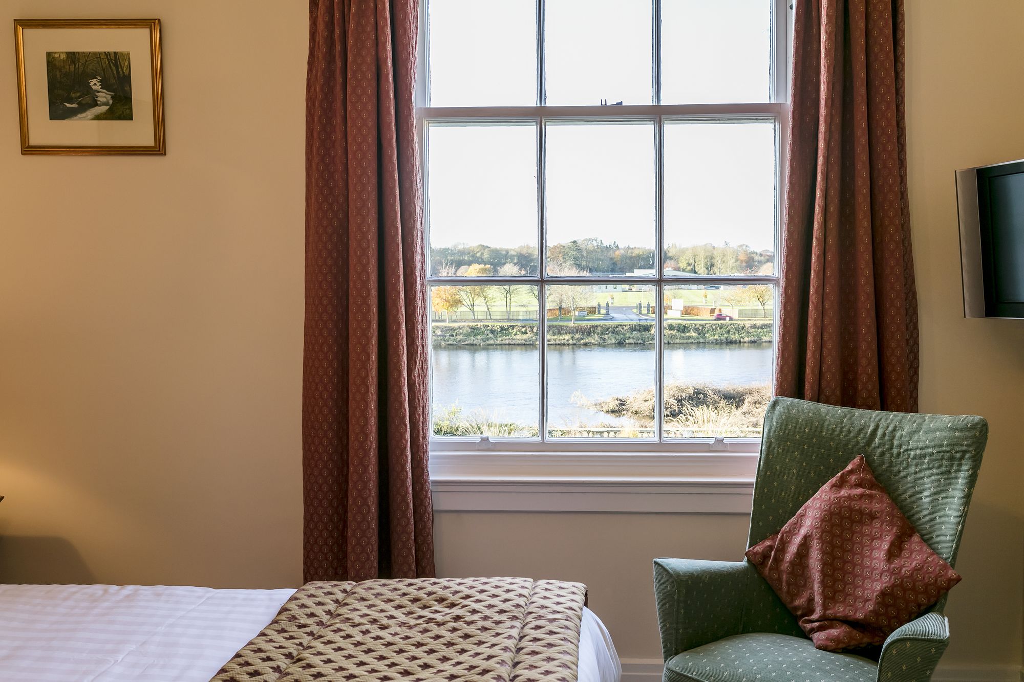 Фото Ednam House Hotel