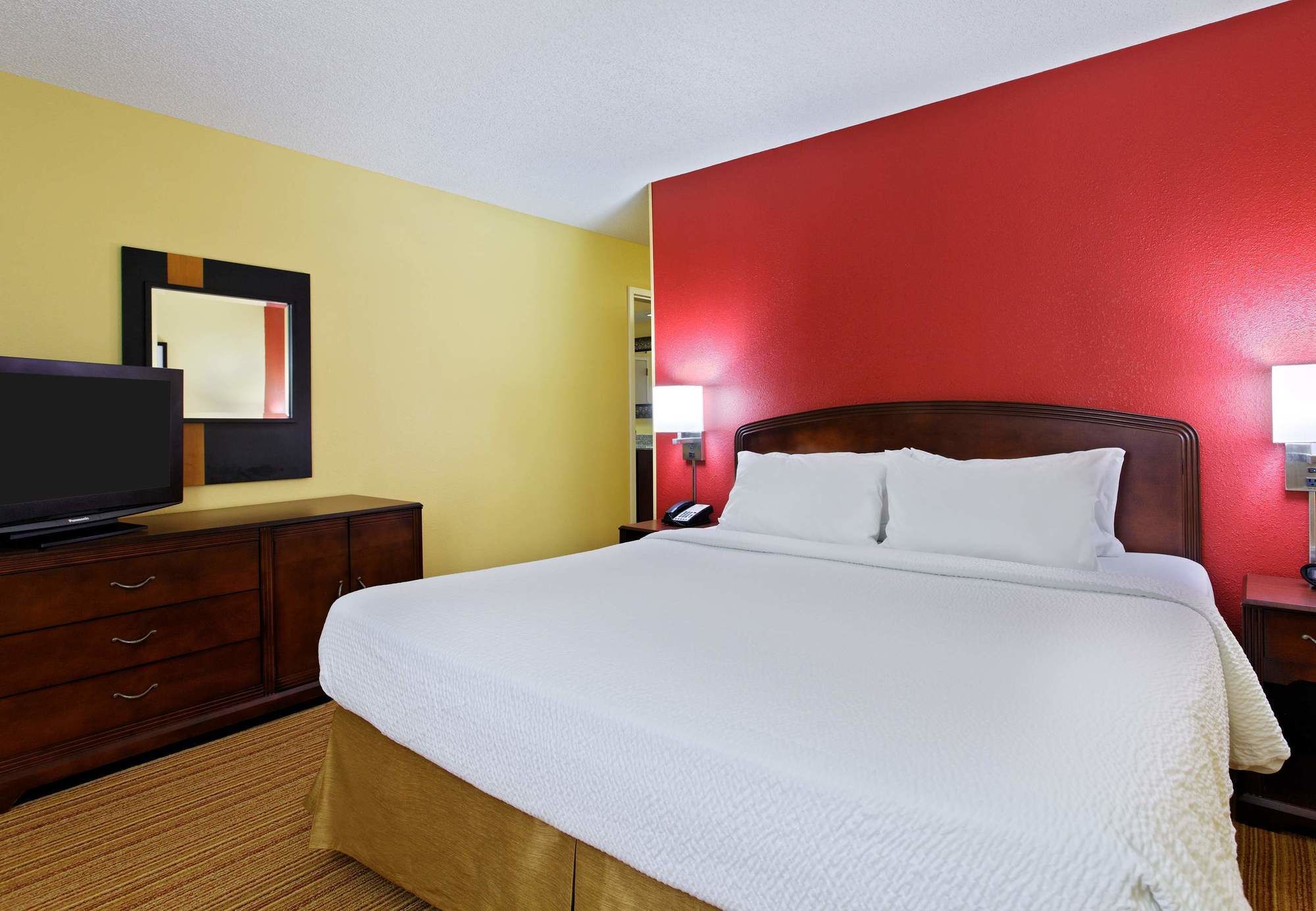 Фото Courtyard by Marriott Tallahassee North/I-10 Capital Circle