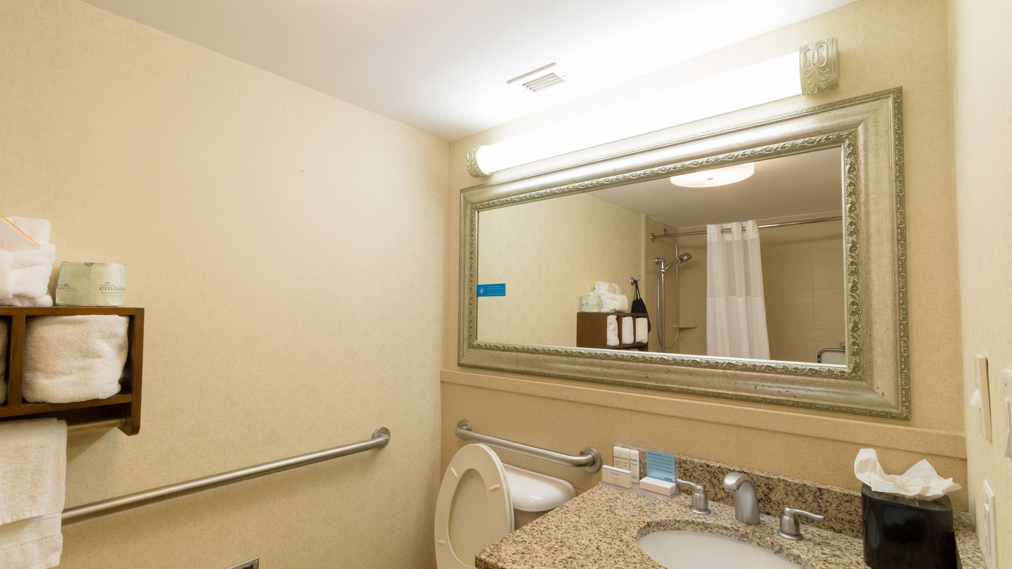 Фото Hampton Inn Savannah Historic District