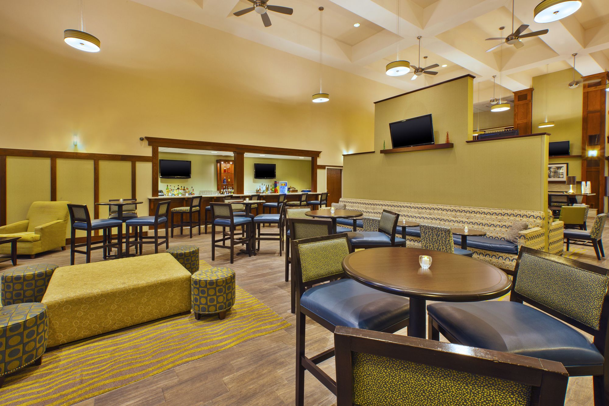 Фото Hampton Inn & Suites Providence/Warwick-Airport