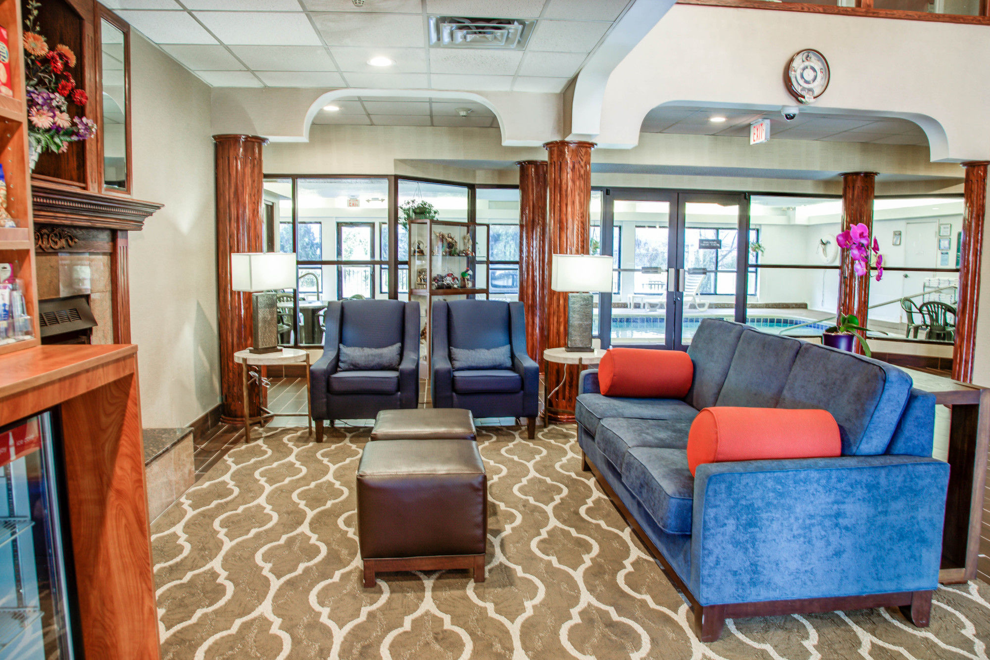 Фото Comfort Suites Lombard - Addison