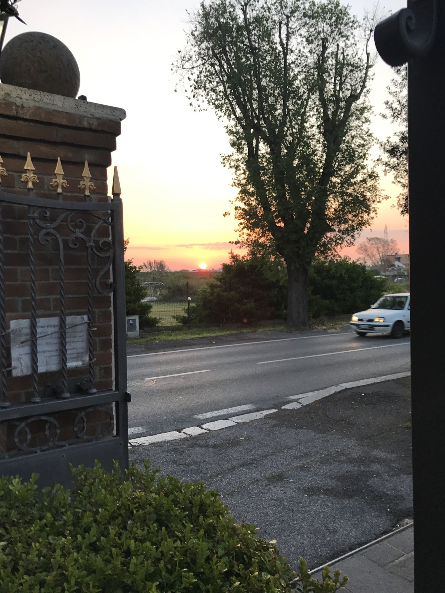 Фото Euro House Inn Airport Hotel & Residence