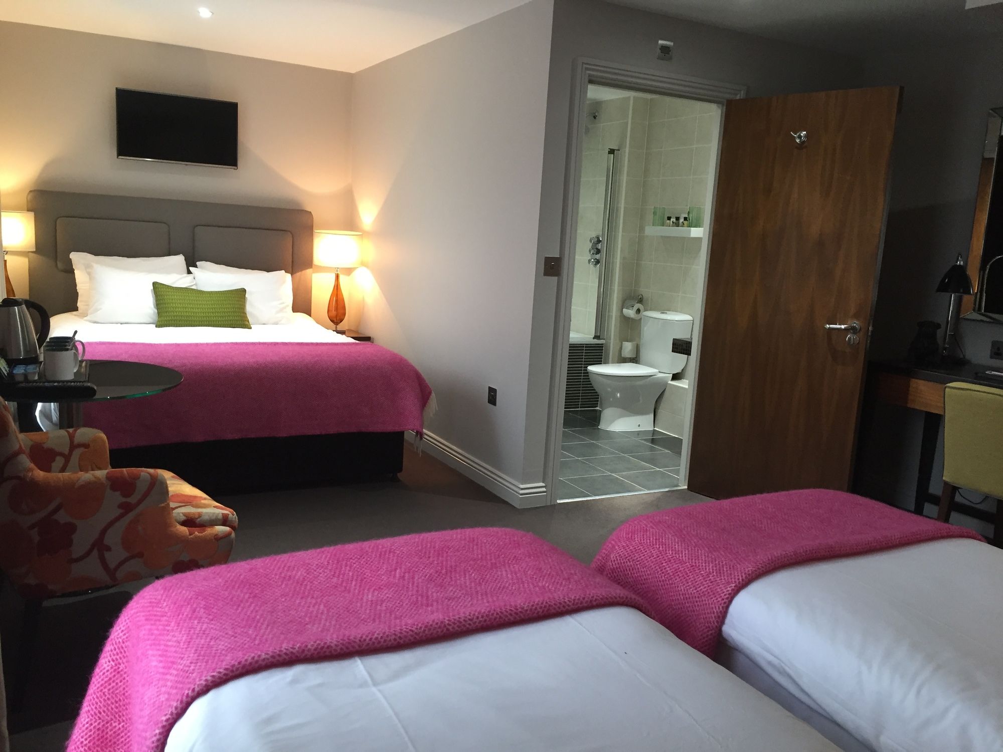 Фото The Churchill Hotel