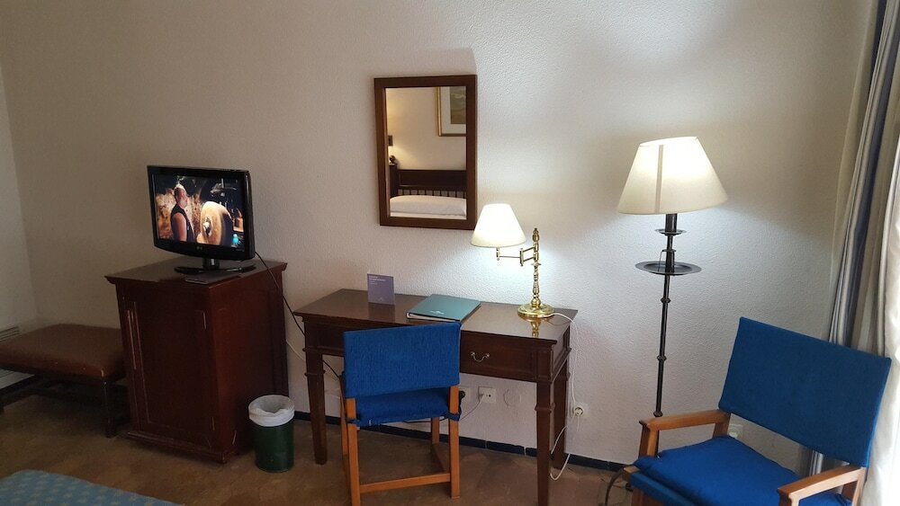 Фото Parador de Ceuta Hotel La Muralla