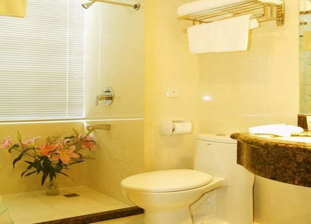Фото GreenTree Inn Shanghai Hongqiao Airport Hotel