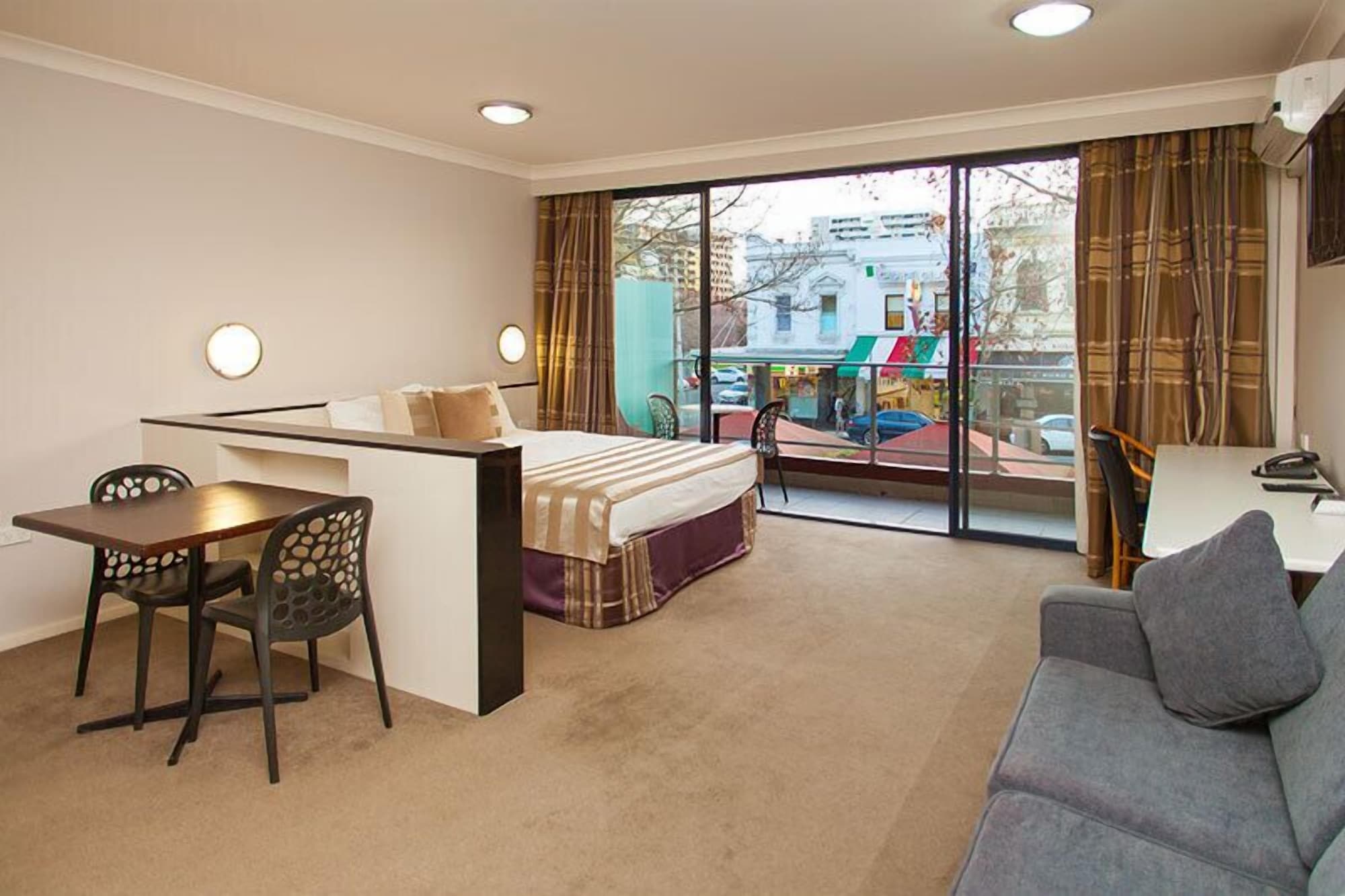 Фото Carlton Lygon Lodge