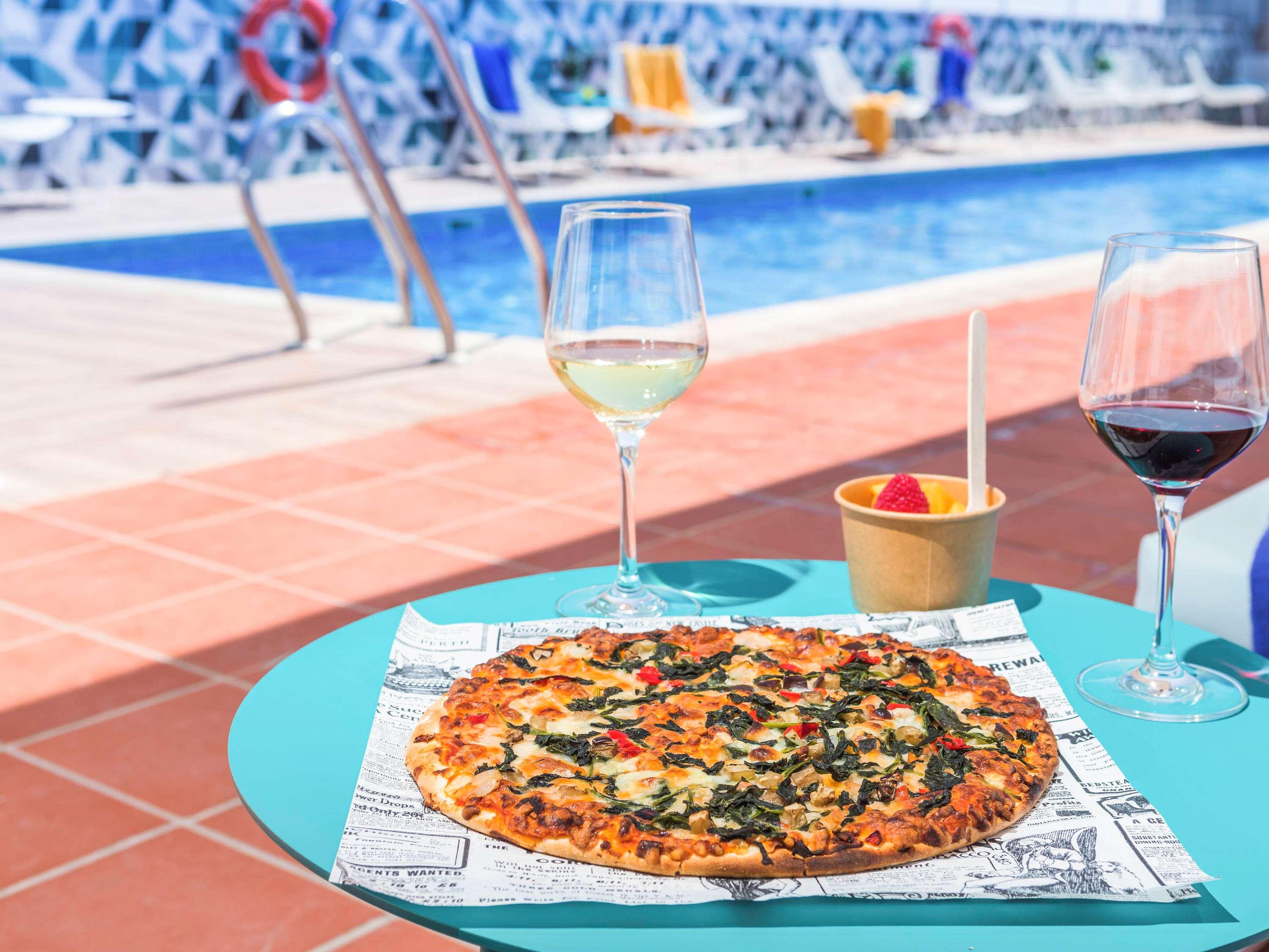 Фото Novotel Sevilla