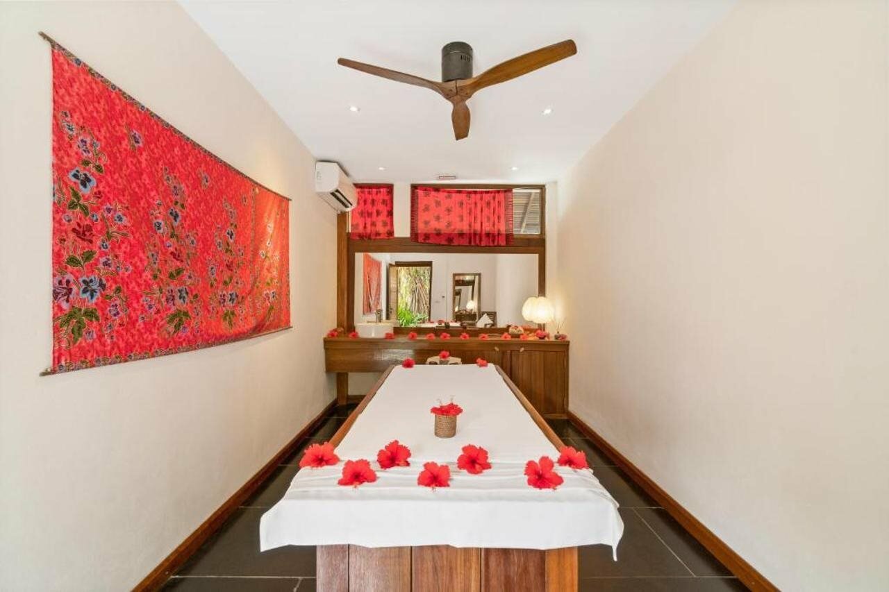 Фото The Barefoot Eco Hotel